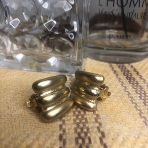 VINTAGE Gold bar earrings